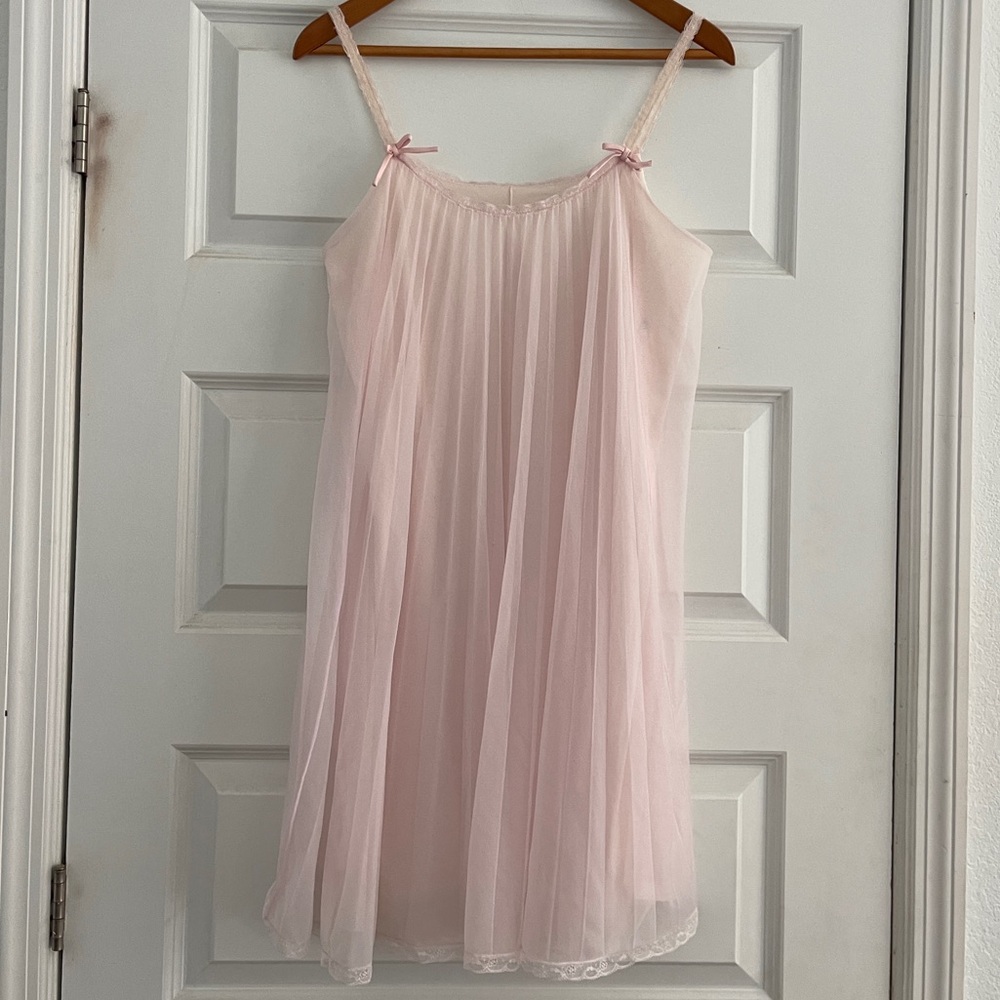 Vintage Elegant Pink Women's Nightgown